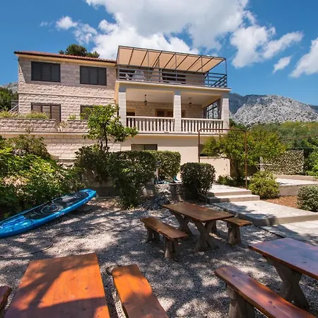 Boathouse Apartment